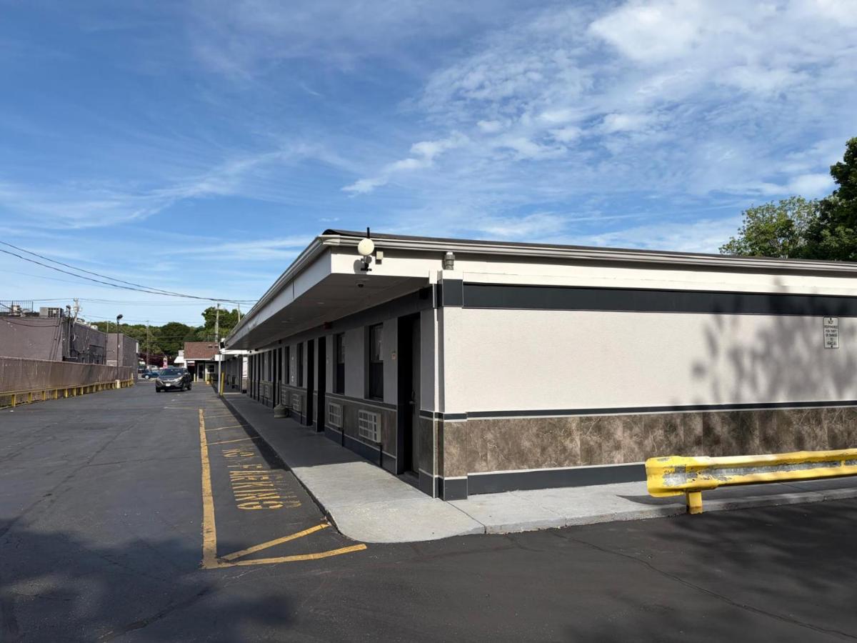 Midway Motel — photo 20