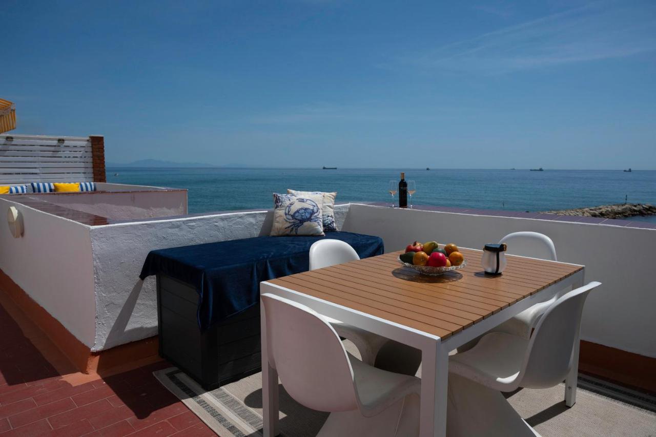 Beachfront Apartment - 2 Terraces - Stunning Sunrises