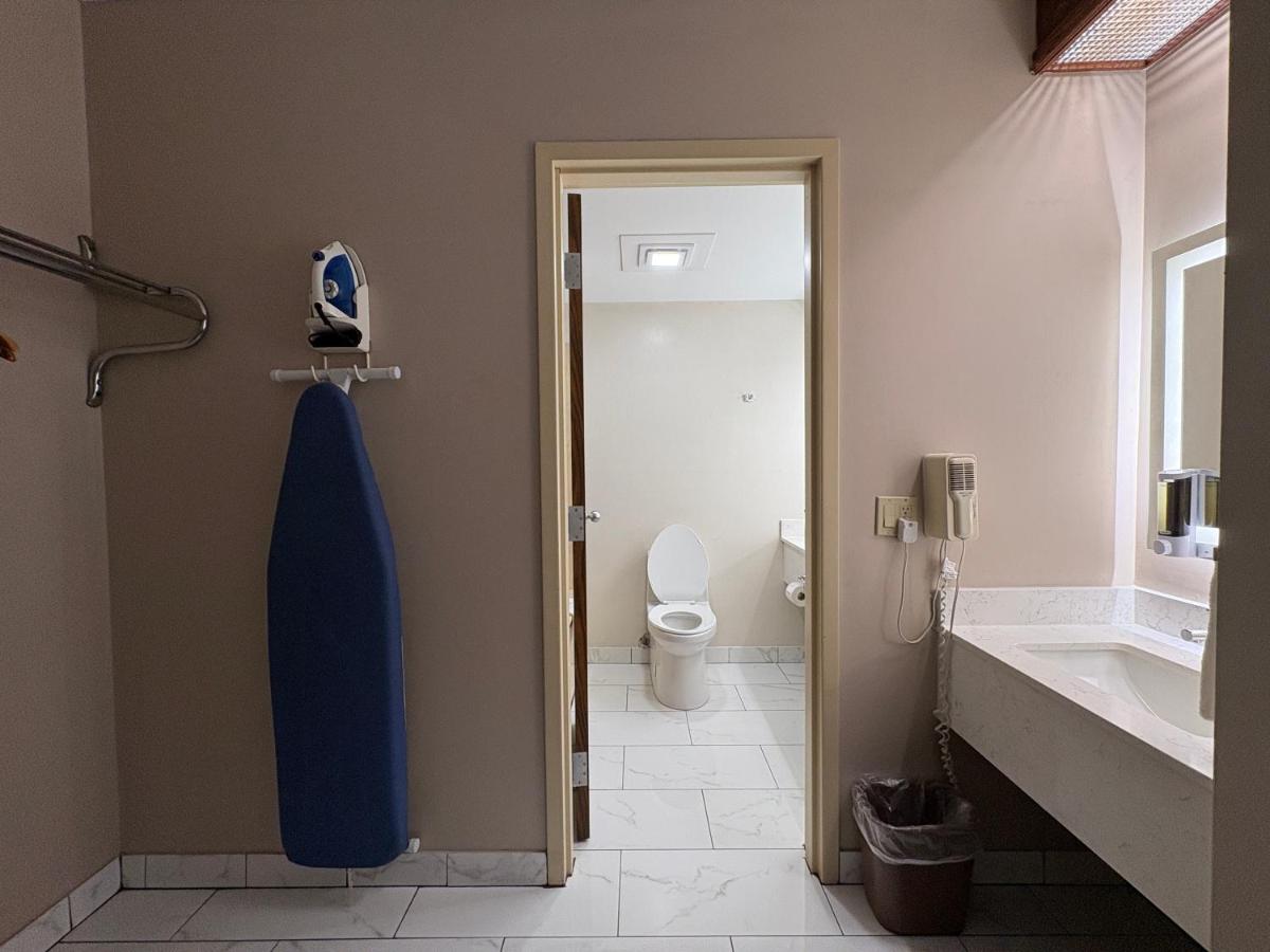 South Shore Inn — photo 10