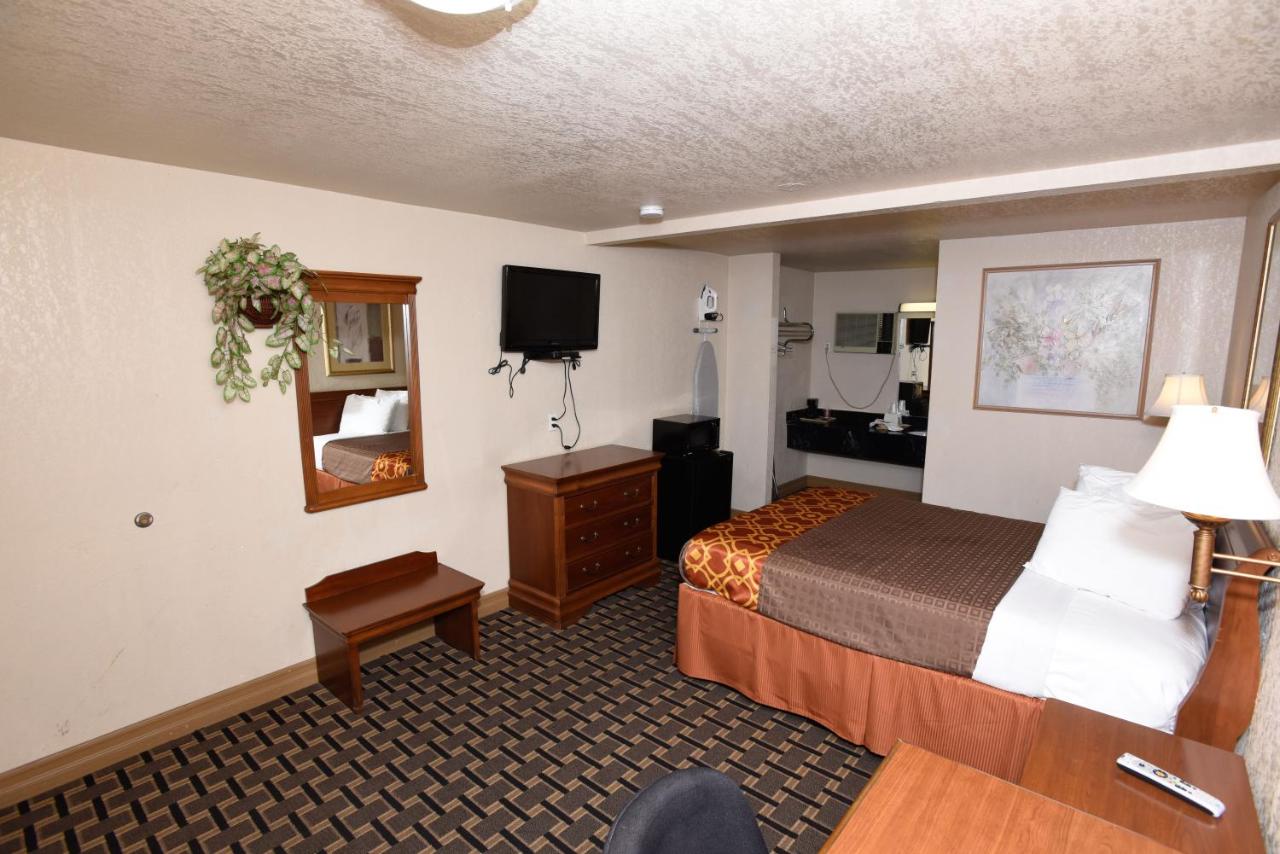 Best Budget Inn — photo 10