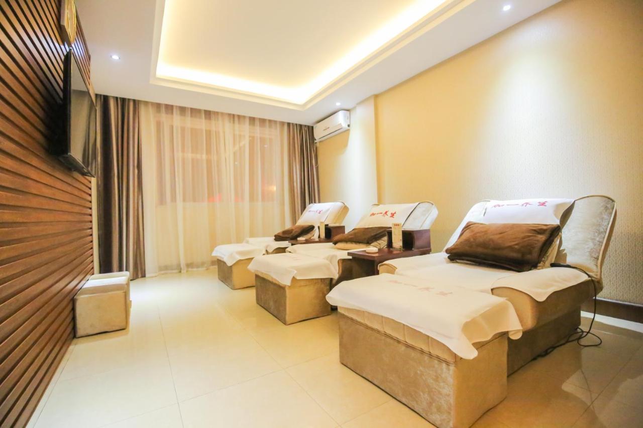 New Knight Royal Hotel Airport and International Resort photo