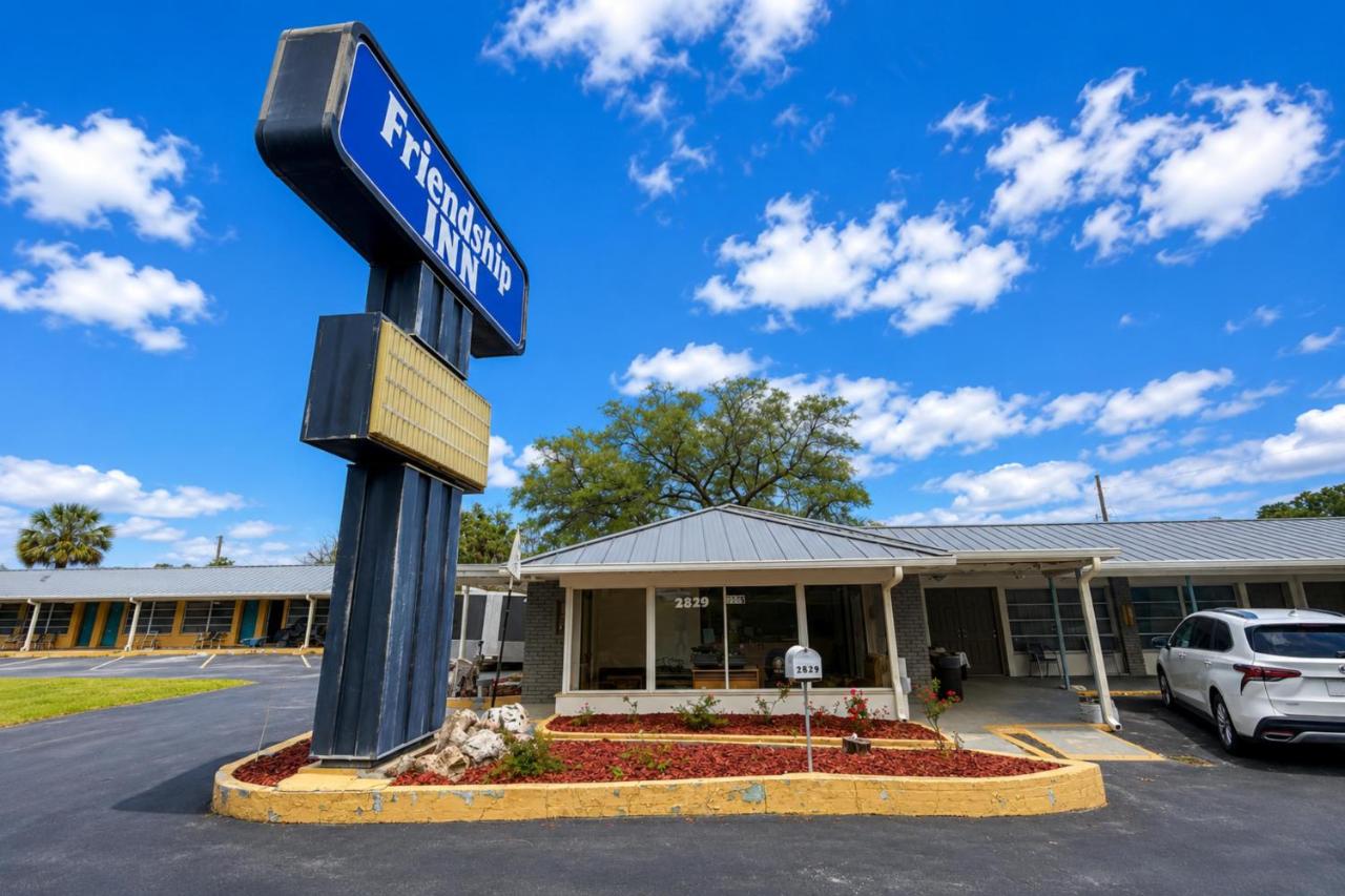 Friendship Inn — photo 1