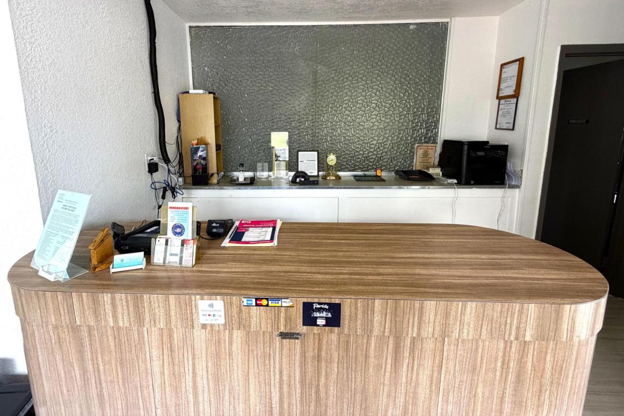 Friendship Inn — photo 3
