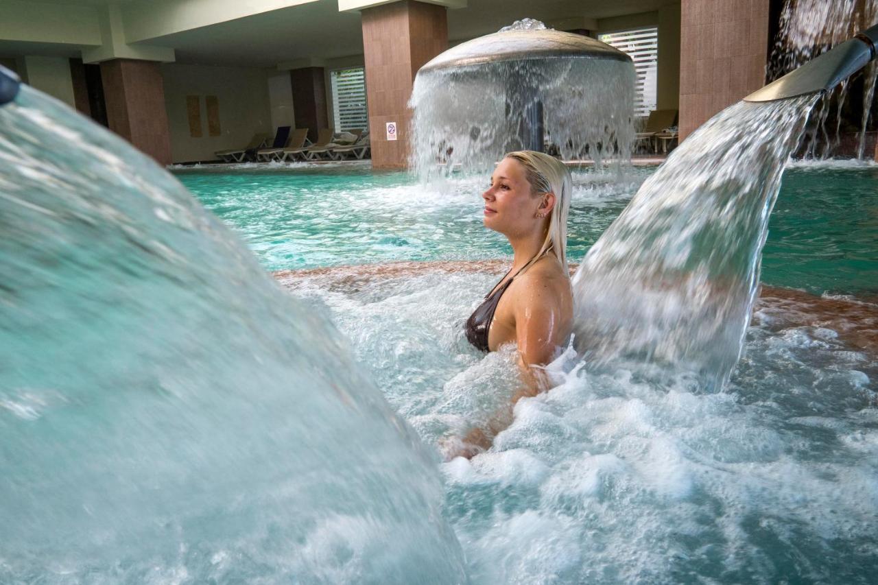Heated swimming pool: Hotel Bel Azur Thalasso & Bungalows