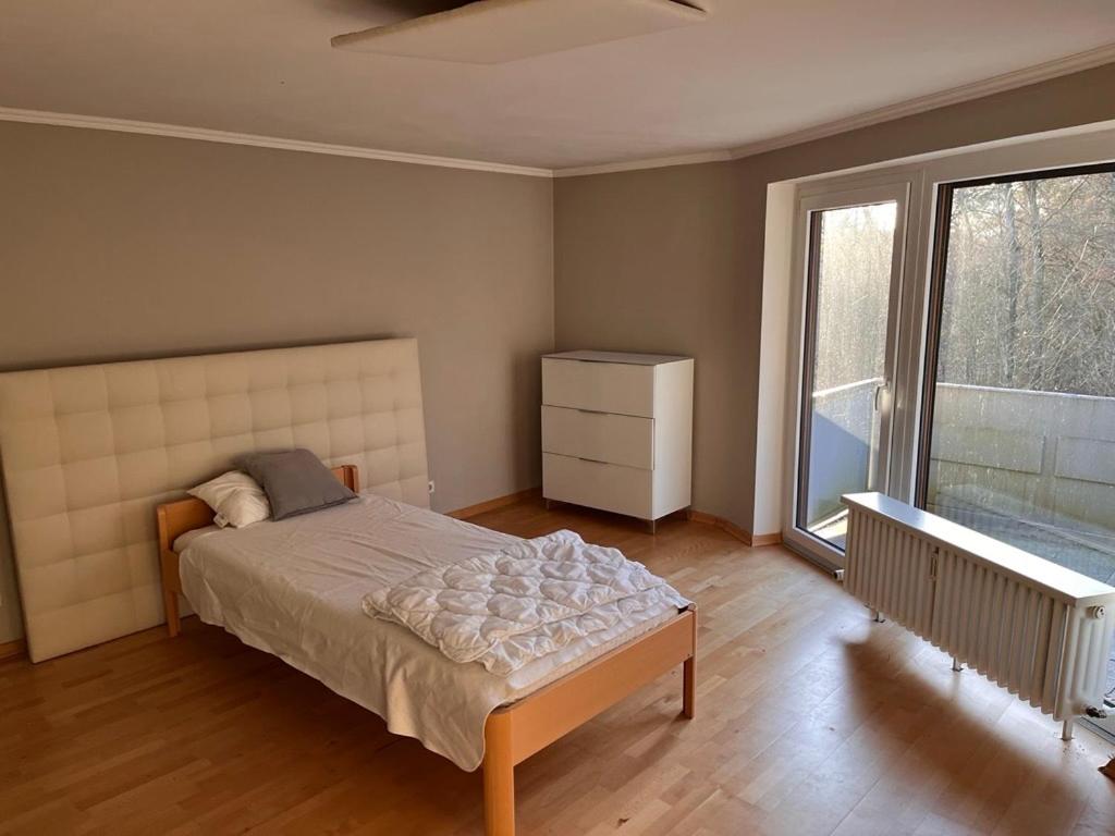 Lichtdurchflutetes Penthouse mit Süd- & Westbalkon in Stuttgart-Degerloch