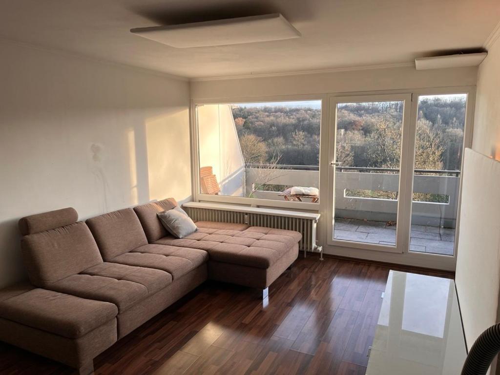 Lichtdurchflutetes Penthouse mit Süd- & Westbalkon in Stuttgart-Degerloch
