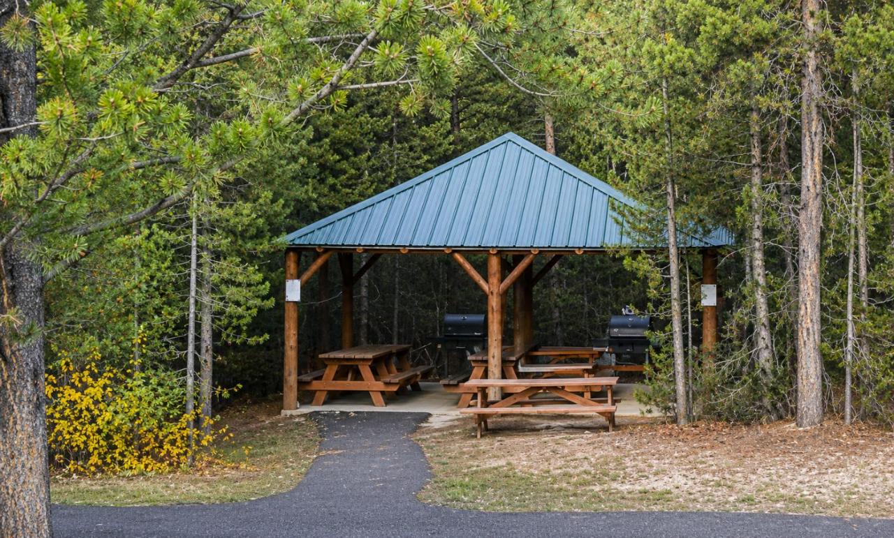 Timbers at Island Park — photo 20