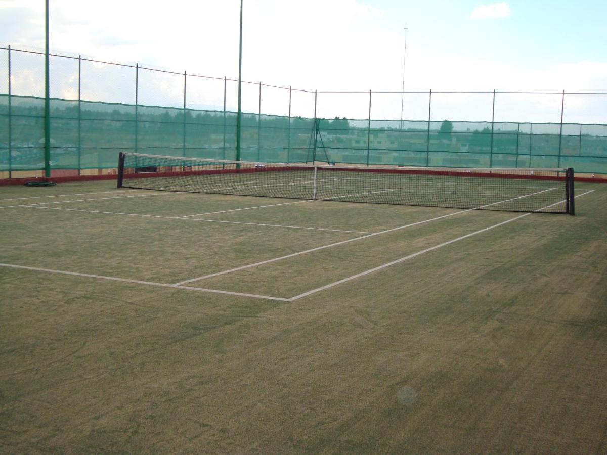 Tennis court: Suites Inn la Muralla Hotel & Spa