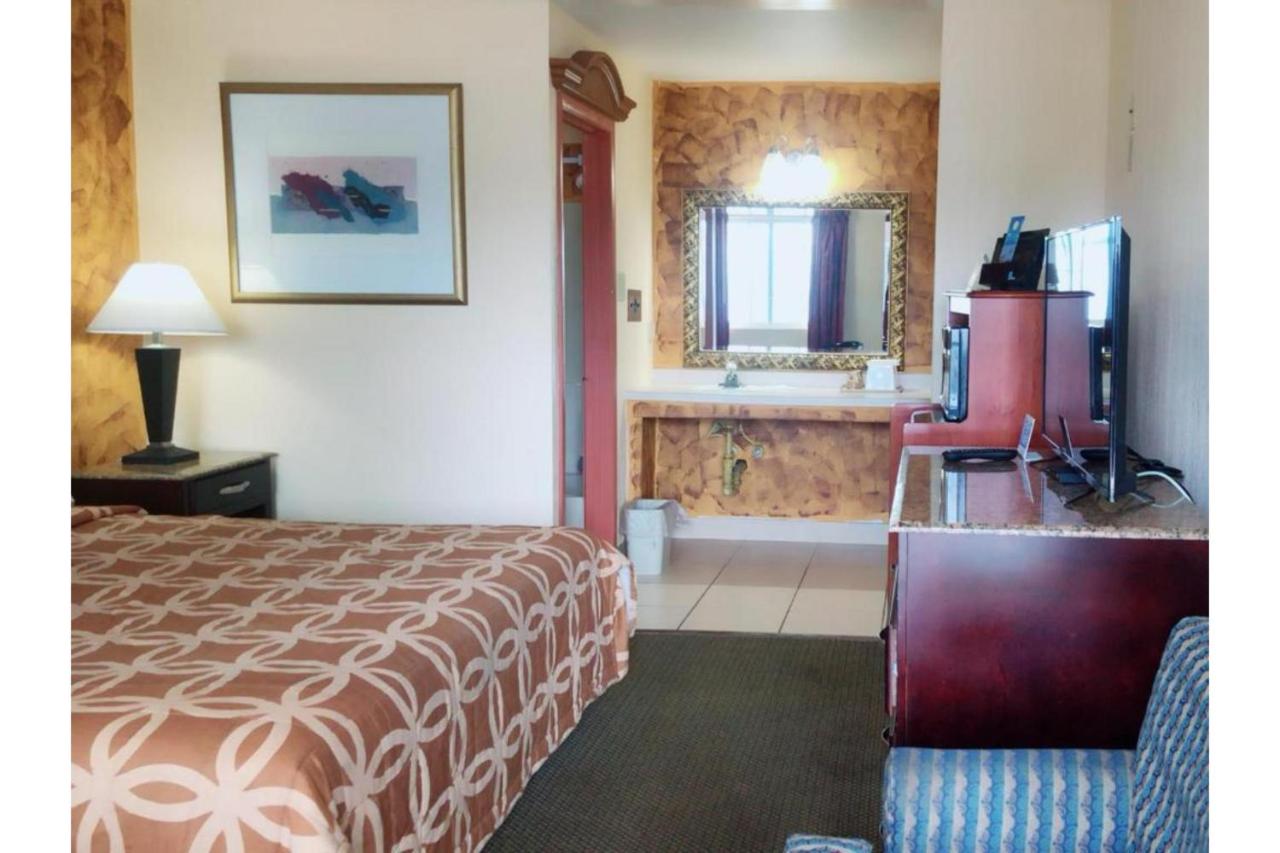 sunflower inn — photo 12