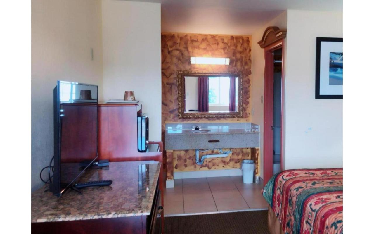 sunflower inn — photo 22