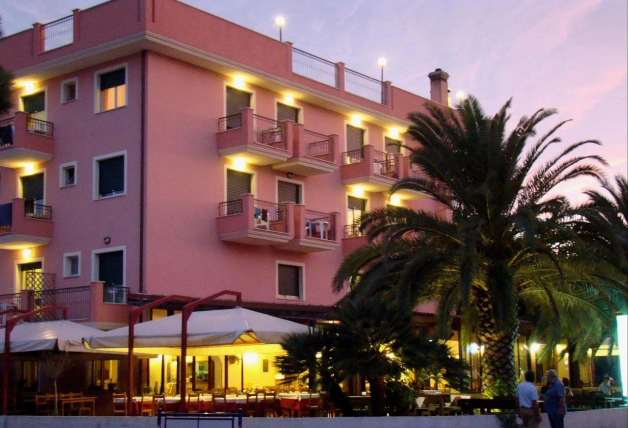 Condo Hotel Il Casale, Martinsicuro, Italy - Booking.com
