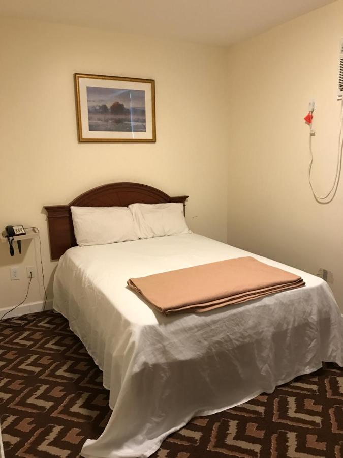 American Motor Lodge — photo 21