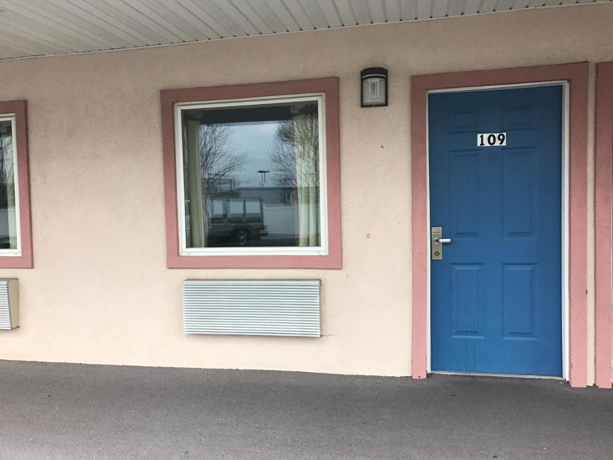 May Fair Motel — photo 15