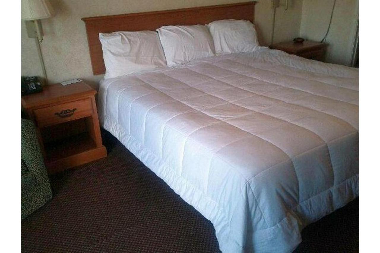 Deerfield Inn & Suites — photo 18
