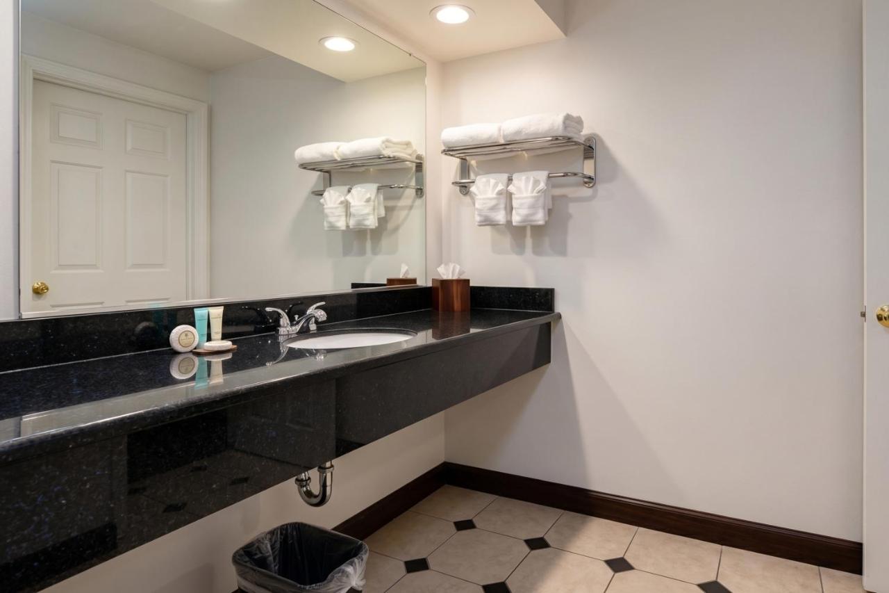Americas Best Value Inn Downtown Convention Center — photo 8