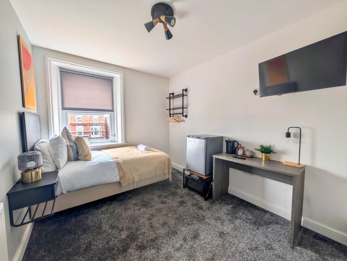 Single Room with Private Bathroom