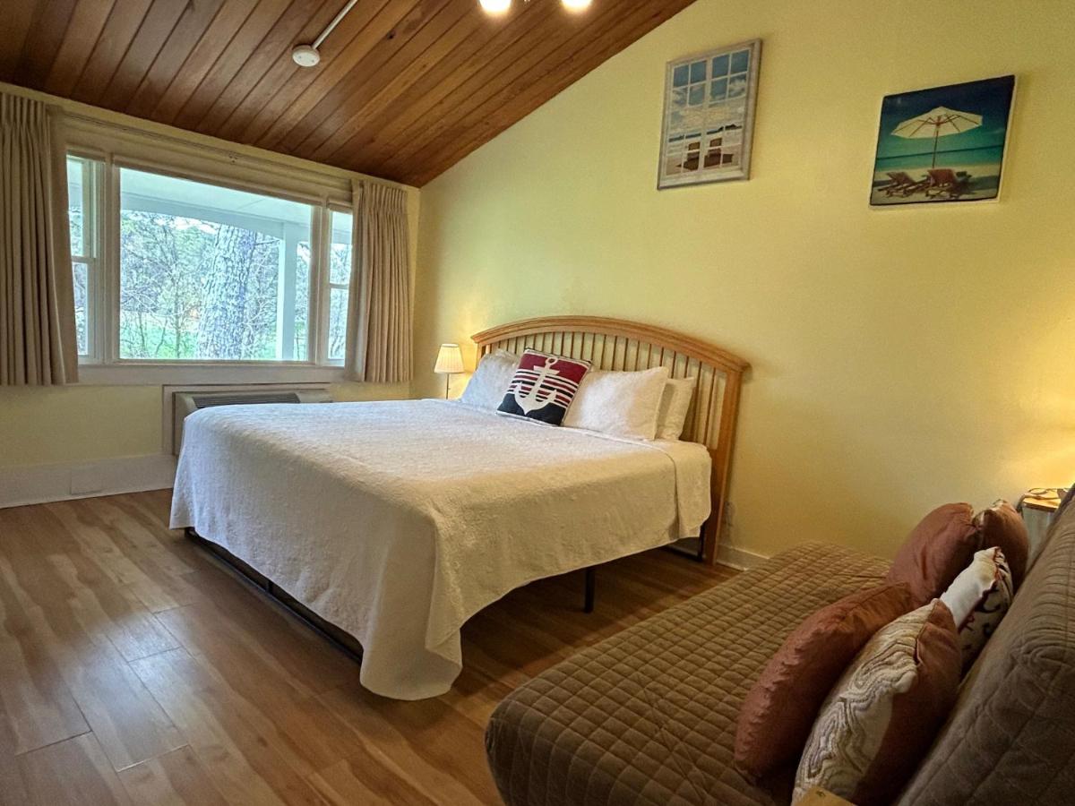 Island Inn — photo 7