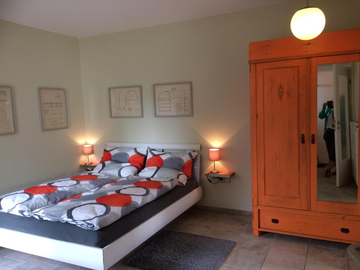 "Die Senfbude" im Südosten Leipzigs - schöne, ebenerdige Apartments mit Stellplatz und Terrasse