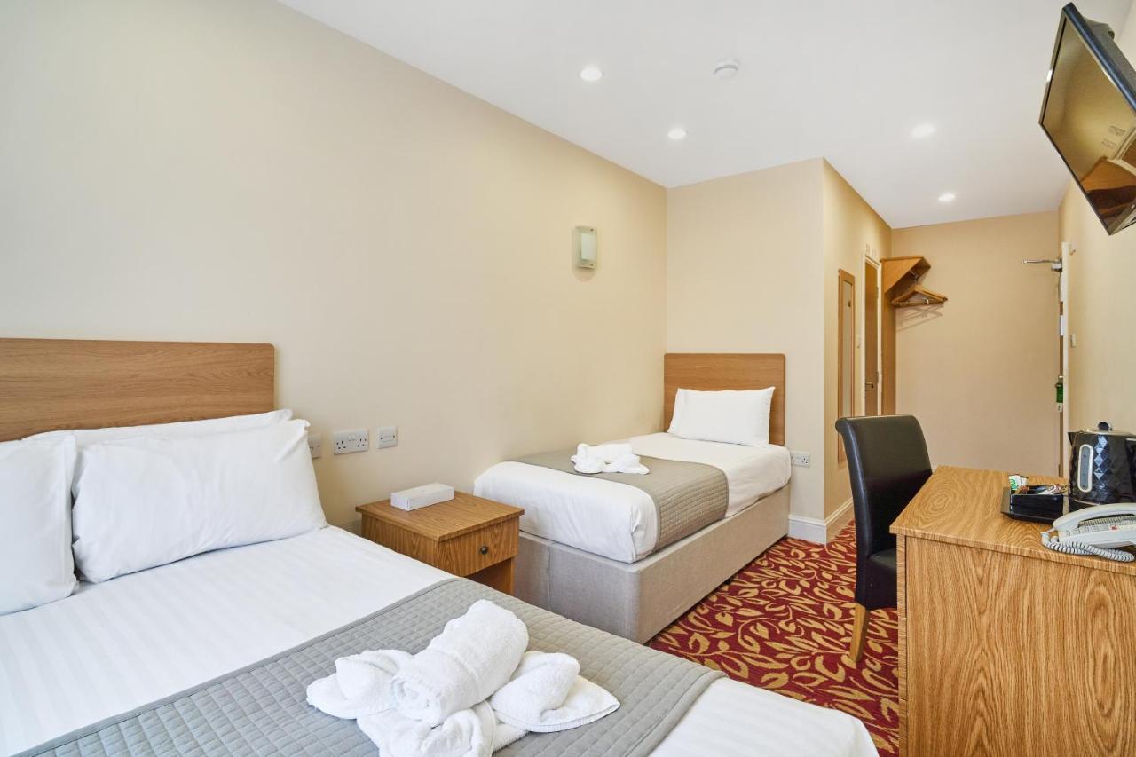 Standard Room with One Double Bed and One Single Bed - Non-Smoking