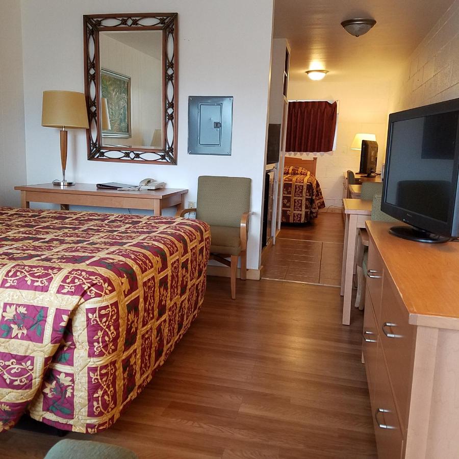 Holiday Motel — photo 9