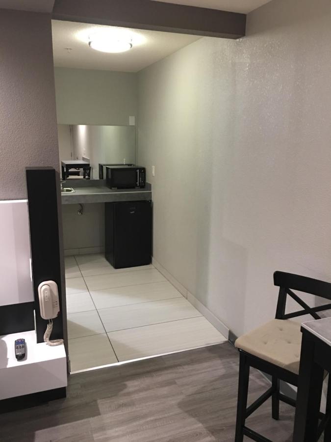 Crystal Inn & Suites — photo 14