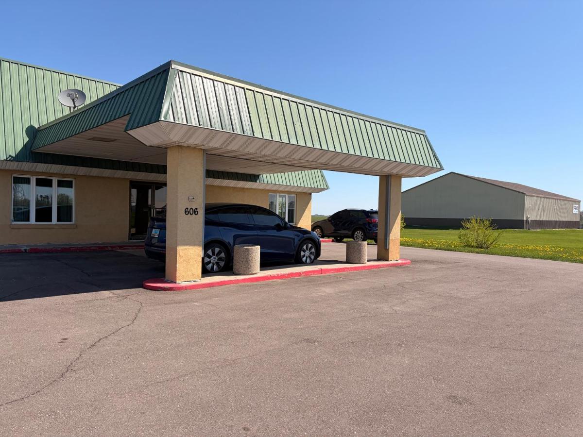Plaza Motel — photo 4