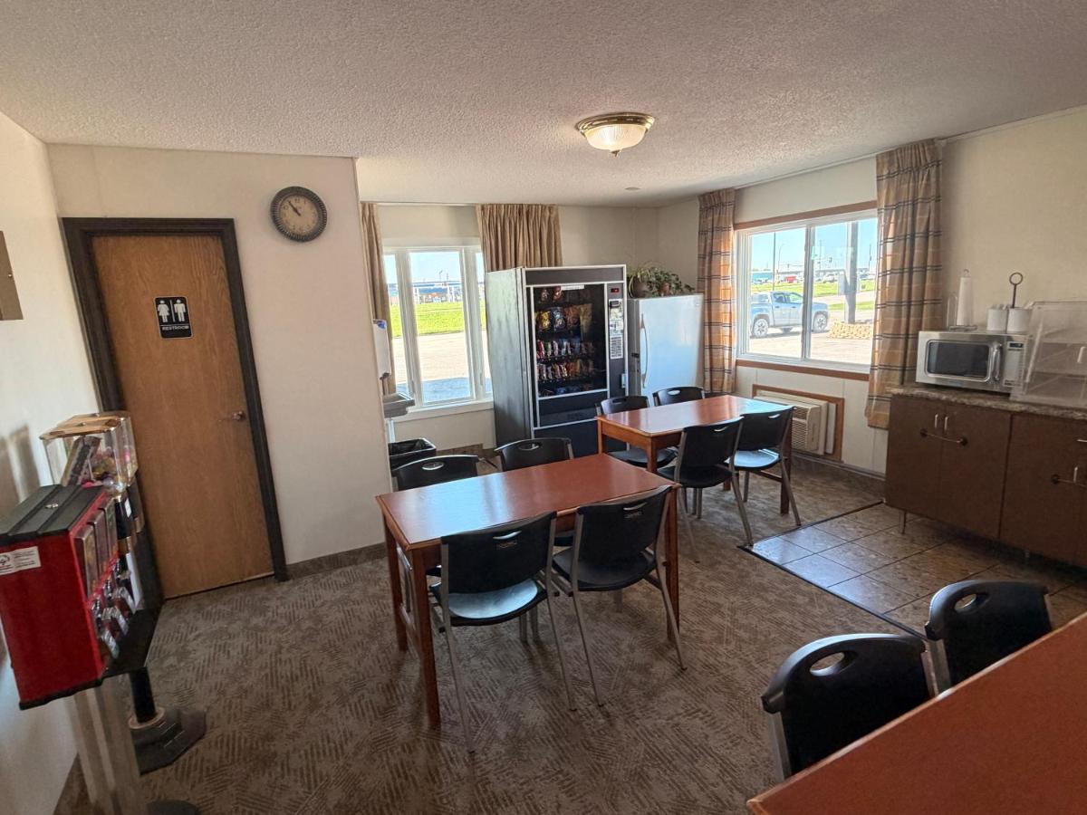 Plaza Motel — photo 20