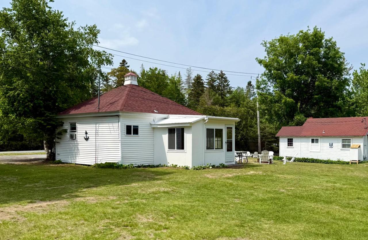 Eden Village Motel and Cottages — photo 11
