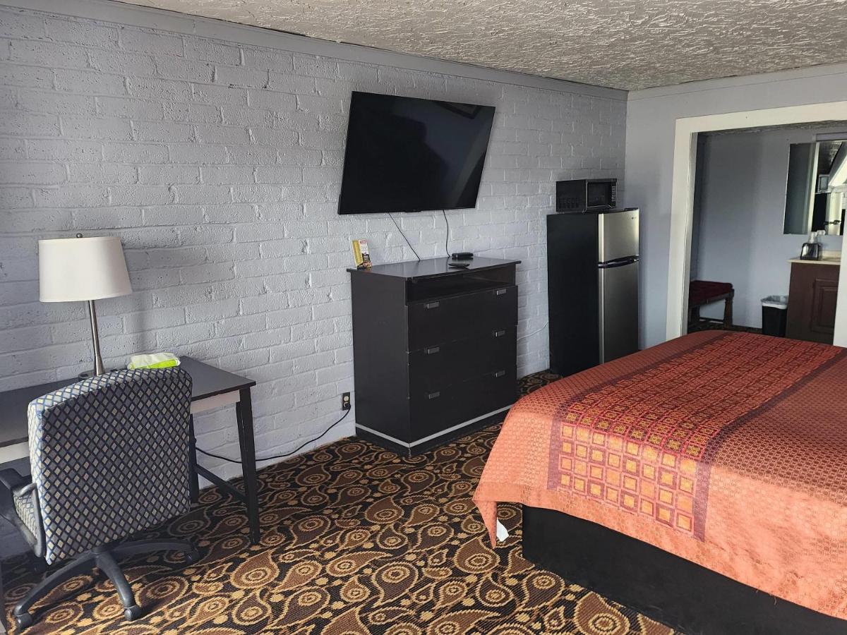 Rodeway Inn — photo 13