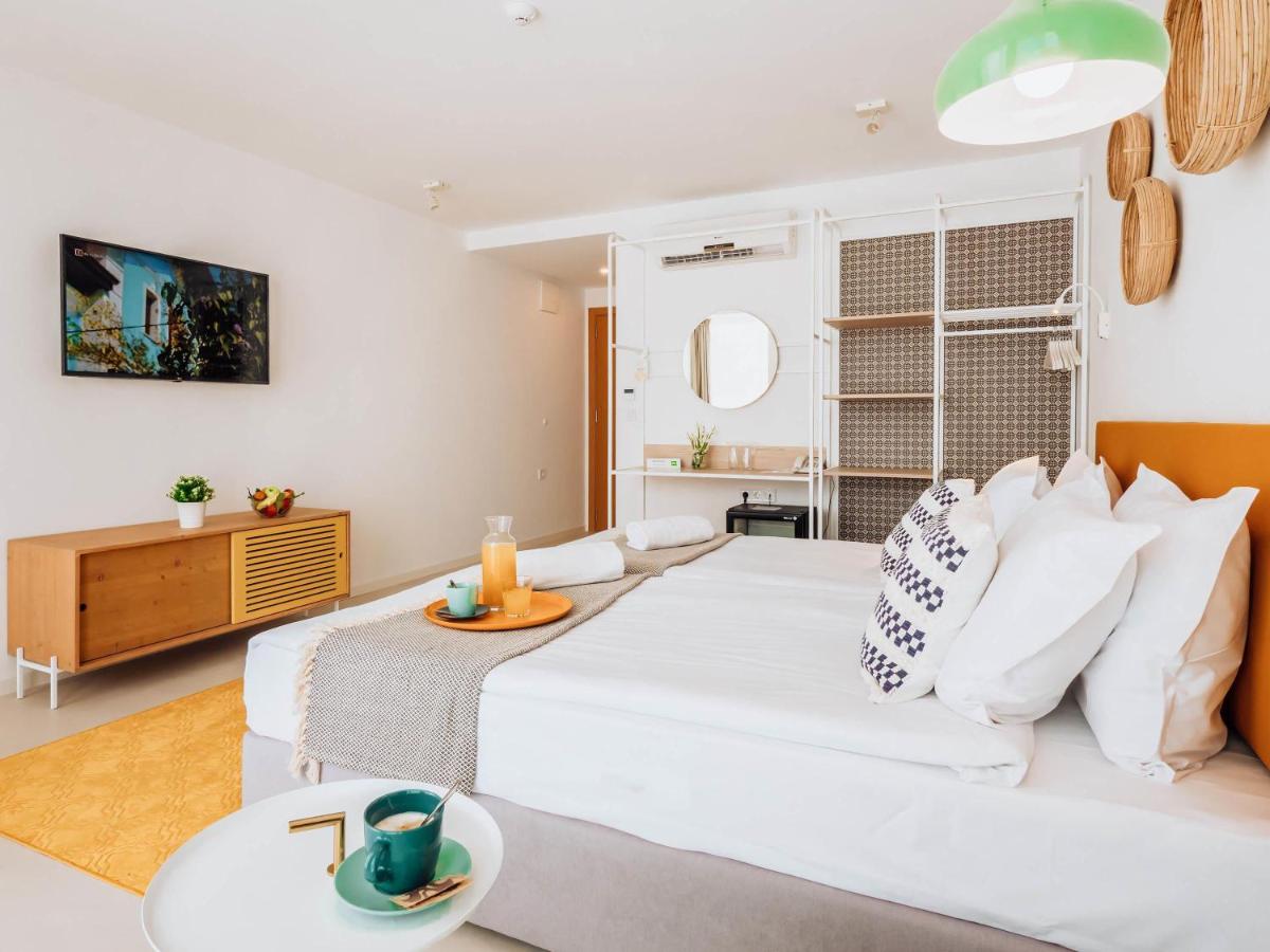 Ibis Styles Golden Sands Roomer Hotel