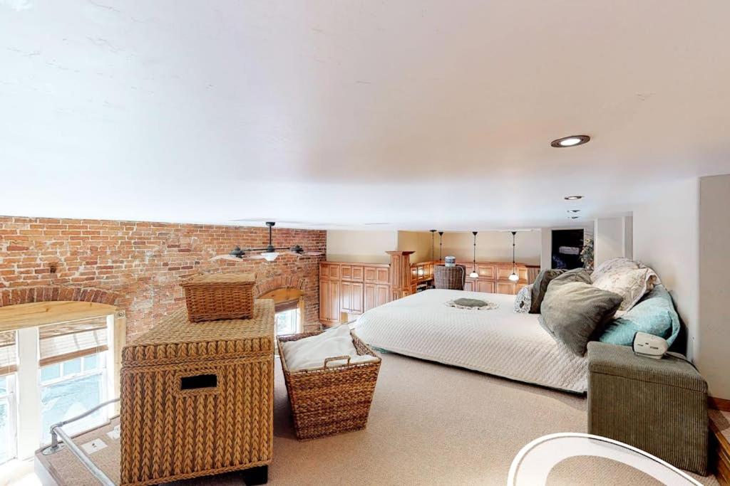 Jarvis Suite Hotel — photo 7