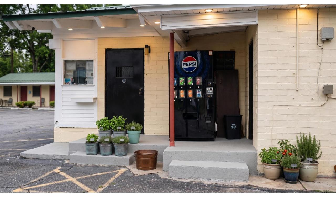 Sunrise Inn — photo 16