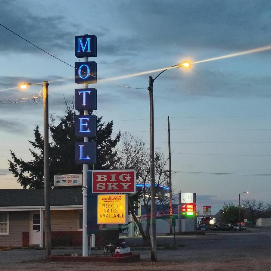 Big Sky Motel — photo 23