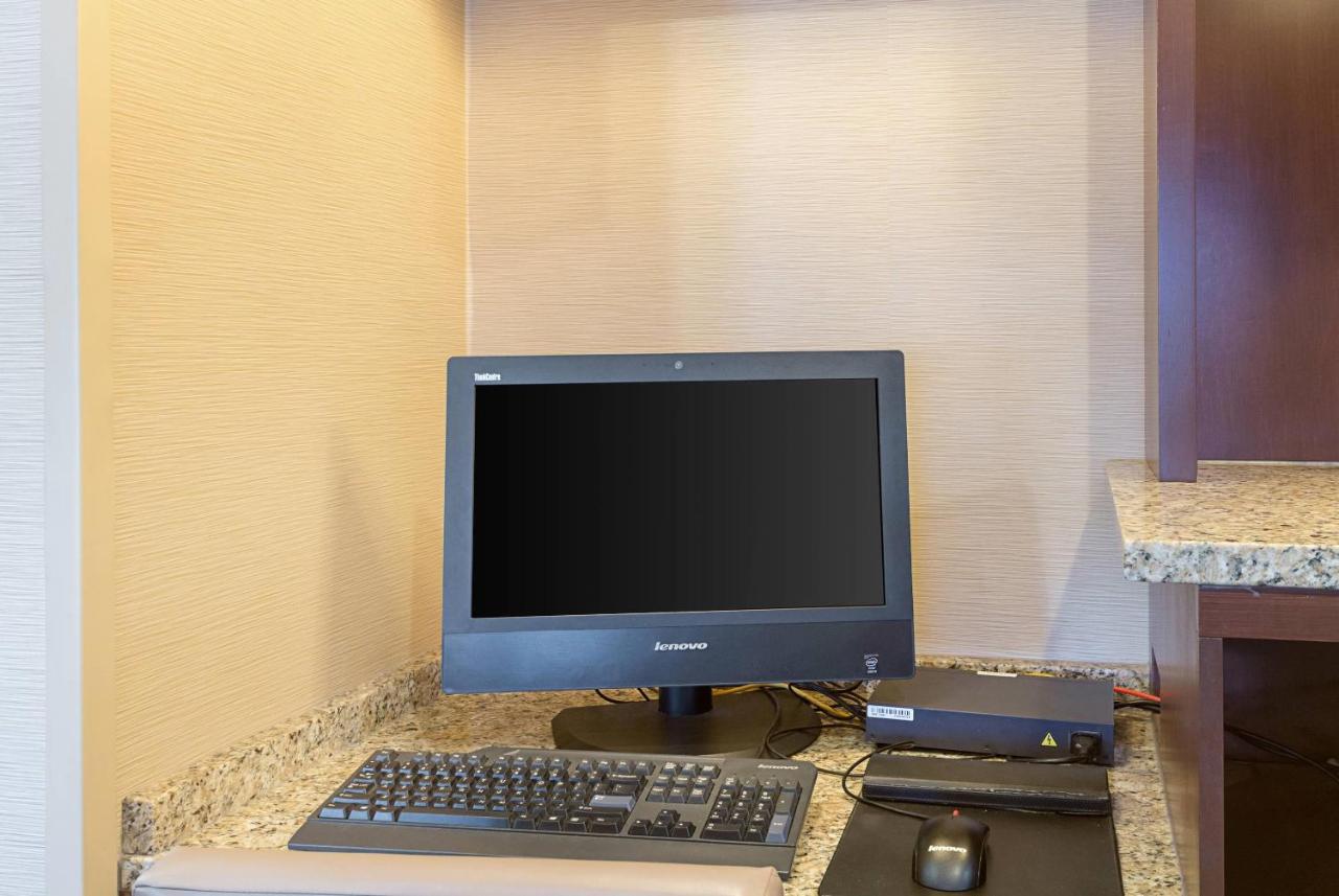 Huntington Mall Inn — photo 13