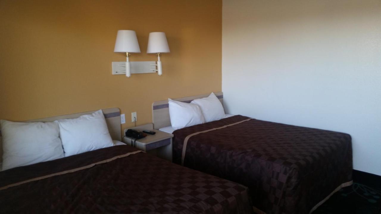 Amarillo Value Inn — photo 22