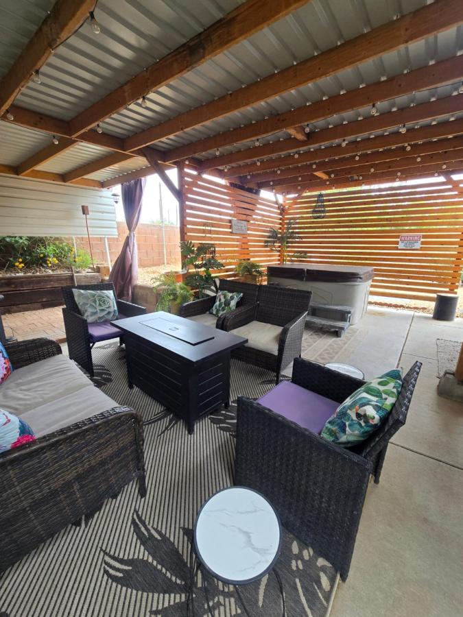 Desert Oasis Inn — photo 8
