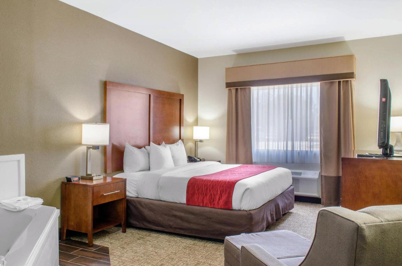 Compare Inn & Suites — photo 6