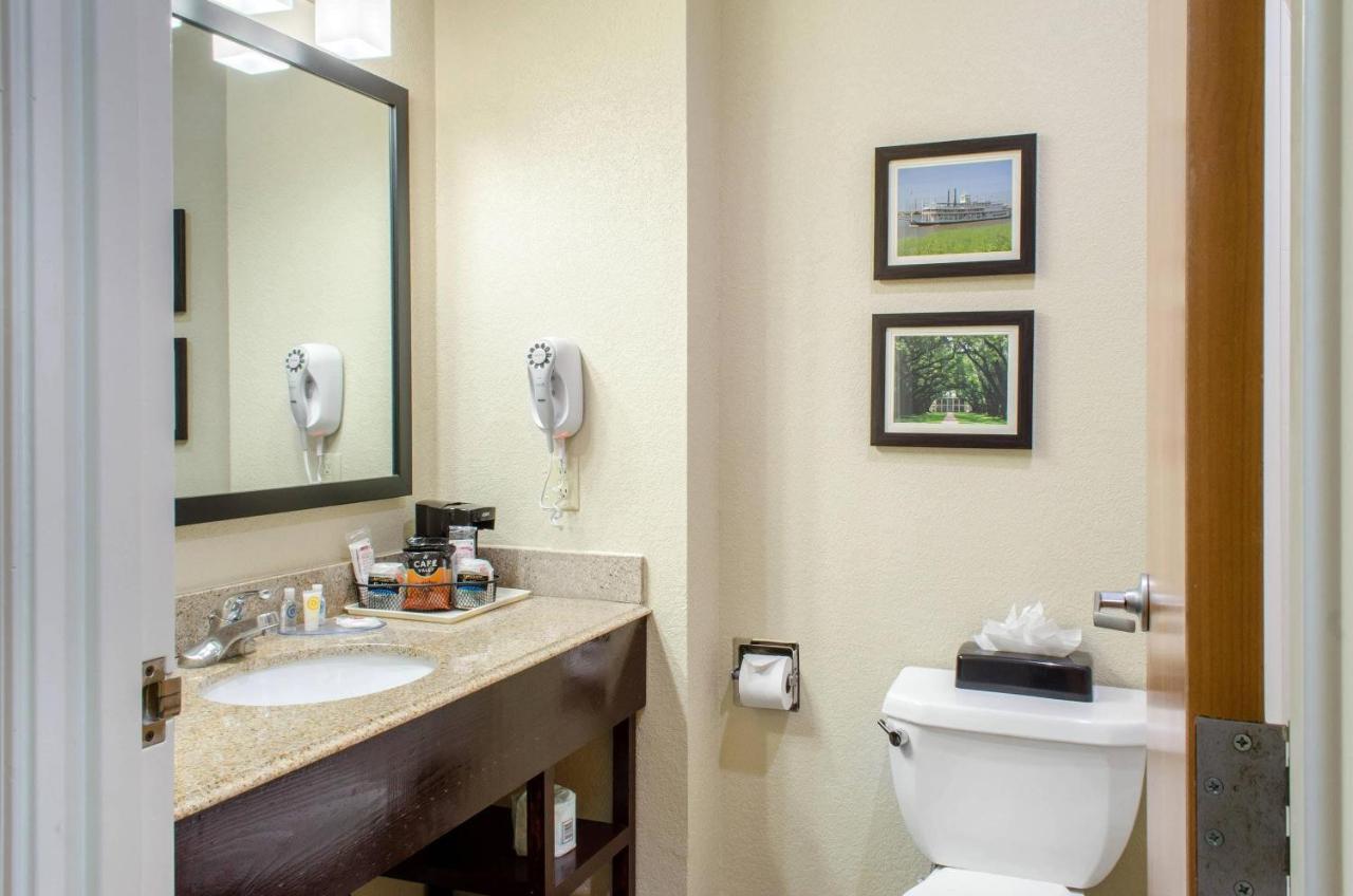 Compare Inn & Suites — photo 10