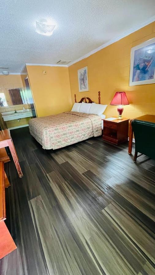 Deluxe Inn-Wrightsville — photo 3