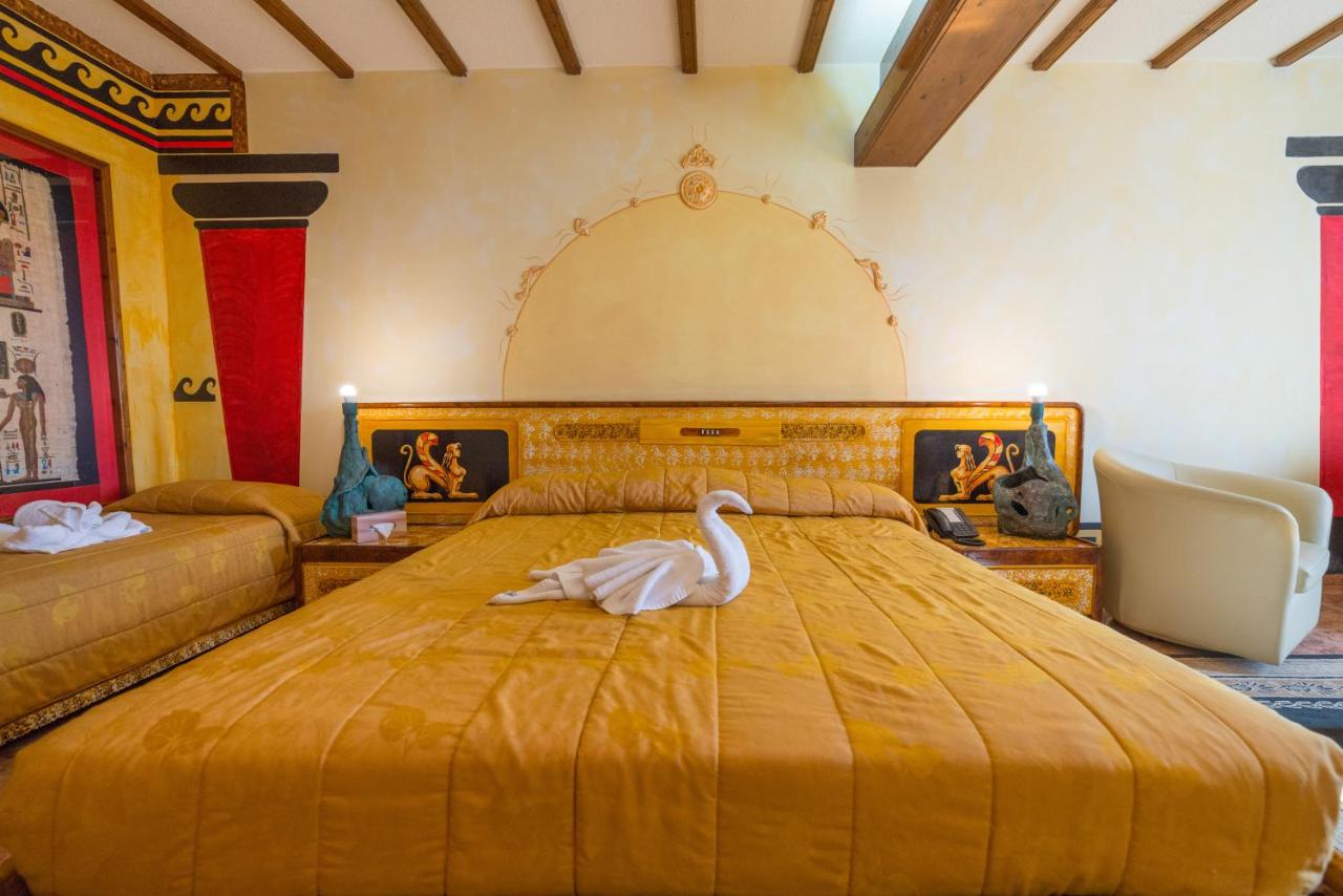Roman Boutique Hotel photo