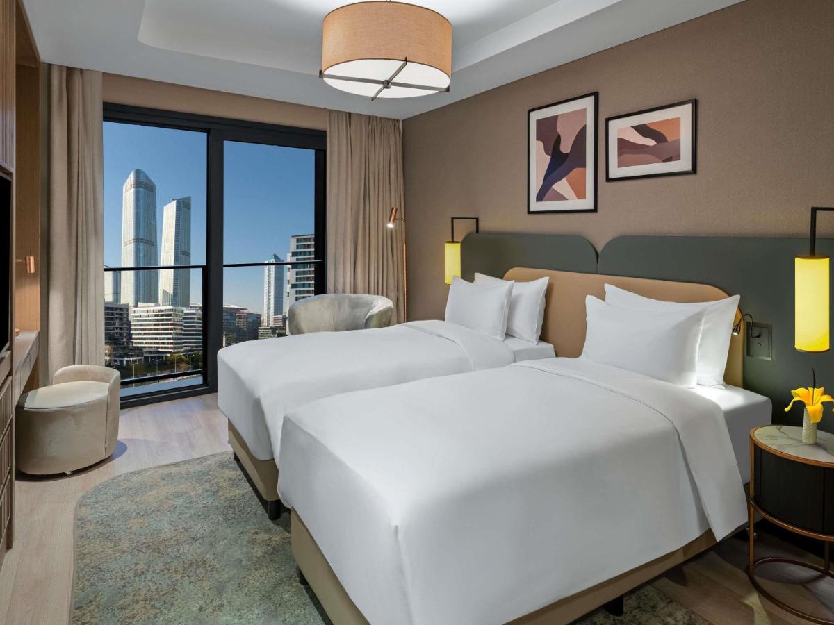 Superior One-Bedroom Apartment with Twin Beds