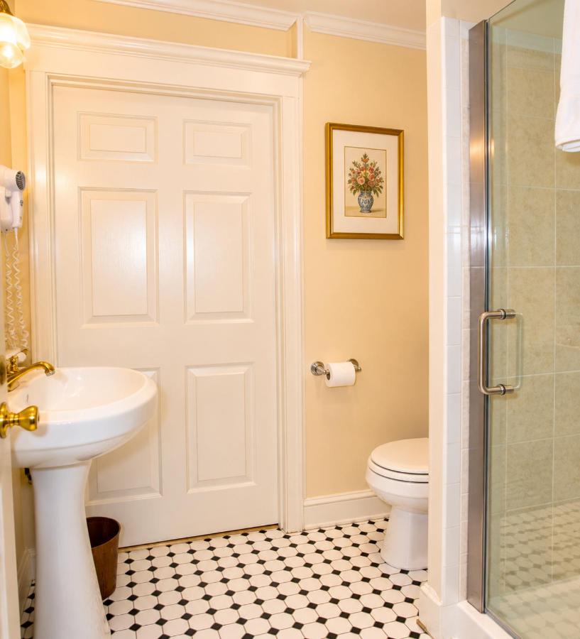 Belle View Inn — photo 15