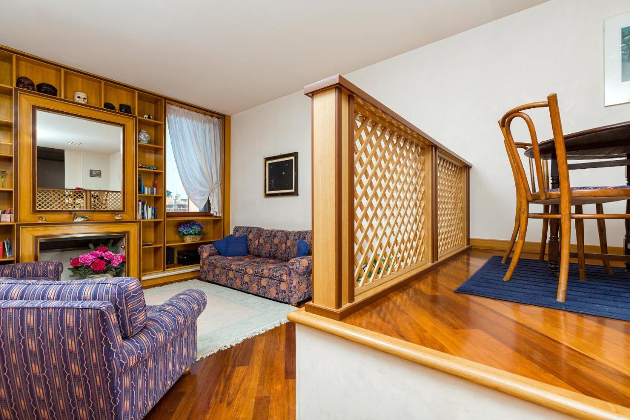 Elegant Apartment with Lift in 17th-Century Palace, Walk to St Marks Square - 3