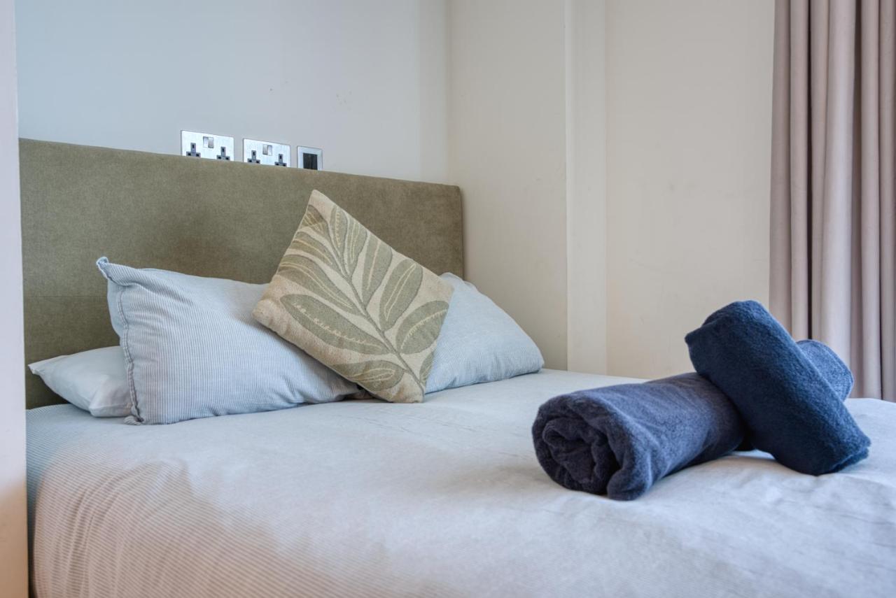 New! Luxury Central Complex with Pool Access & Sleeps 4 Ppl