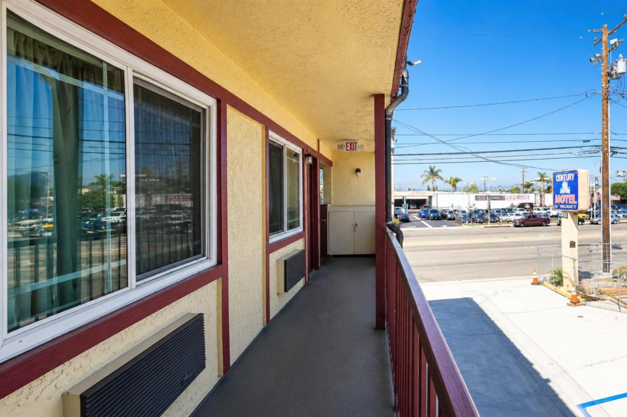 Century Motel — photo 9