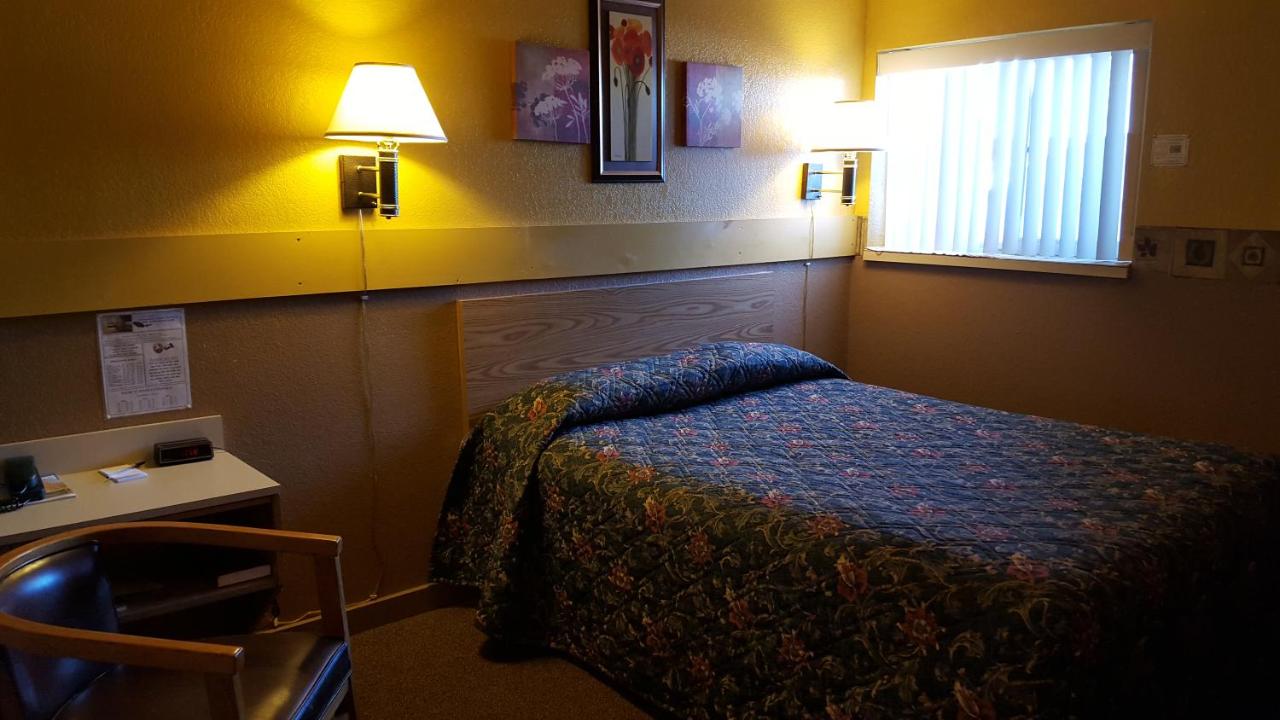 Earth Inn Motel — photo 16