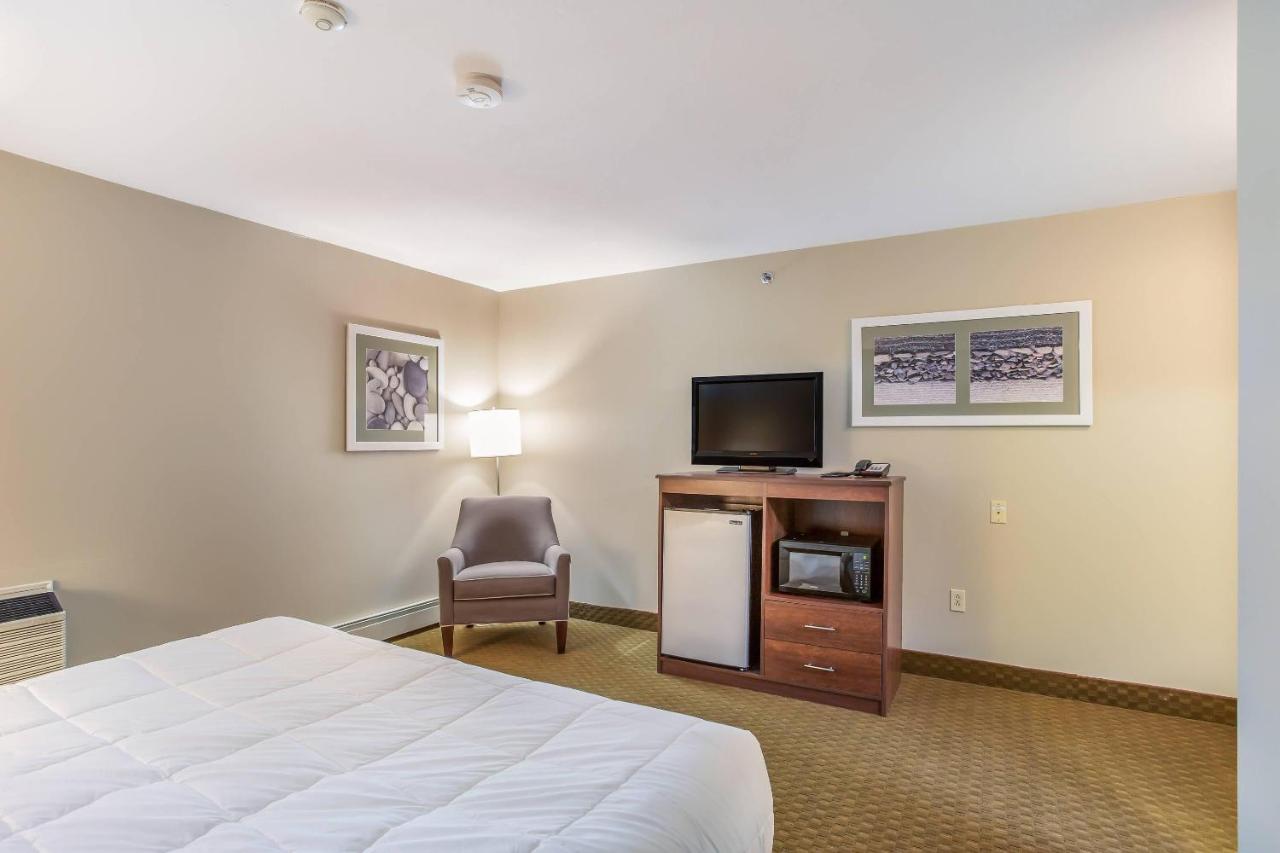 Five Corners Inn & Suites — photo 17