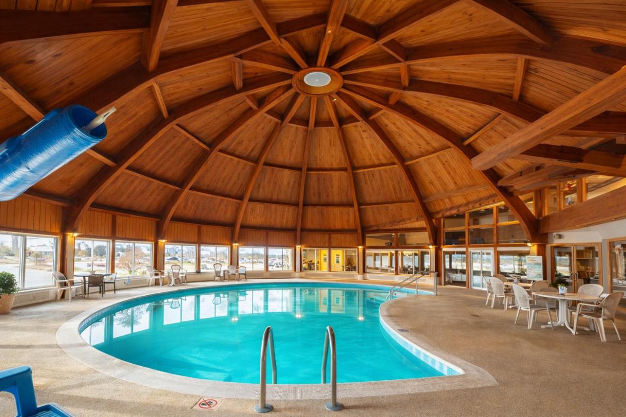 Round Barn Lodge — photo 7