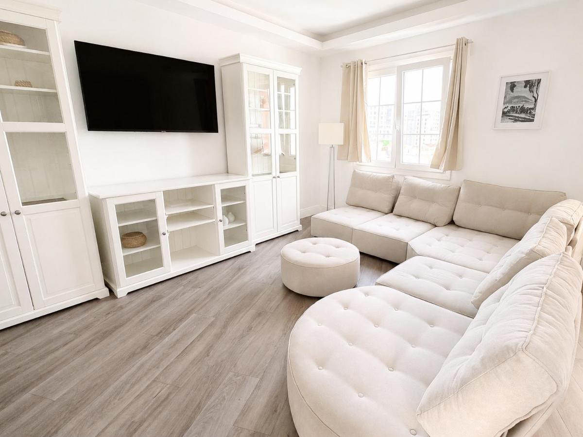 Grand Central House - Luxe Penthouse Studio - GibraltarStay Apartments