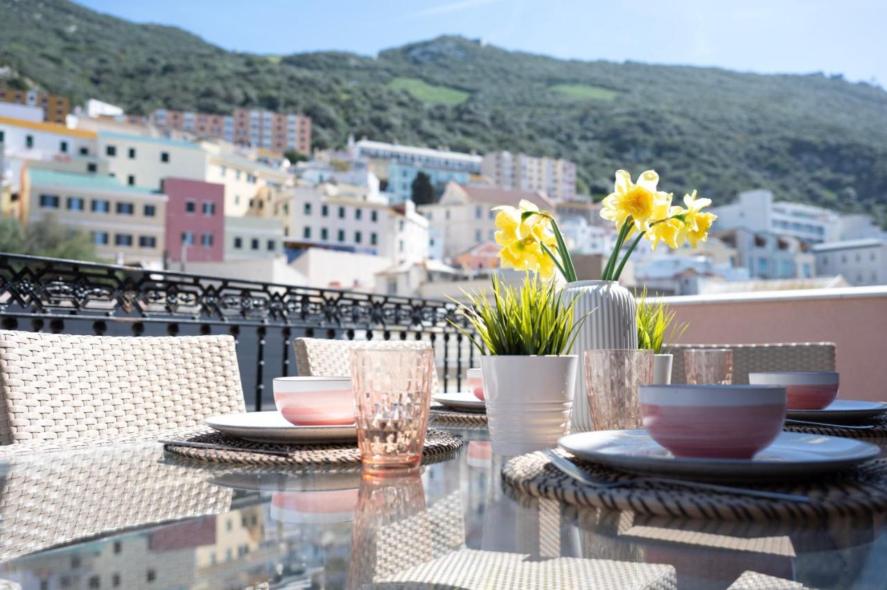 Grand Central House - Luxe Penthouse Studio - GibraltarStay Apartments